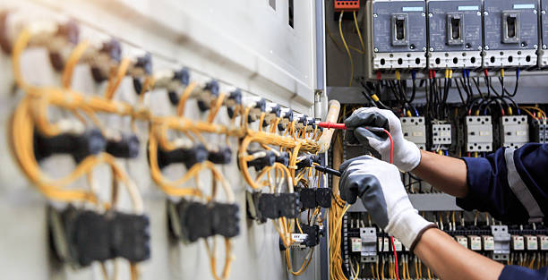 Professional Electrician technician working in Newark, NJ